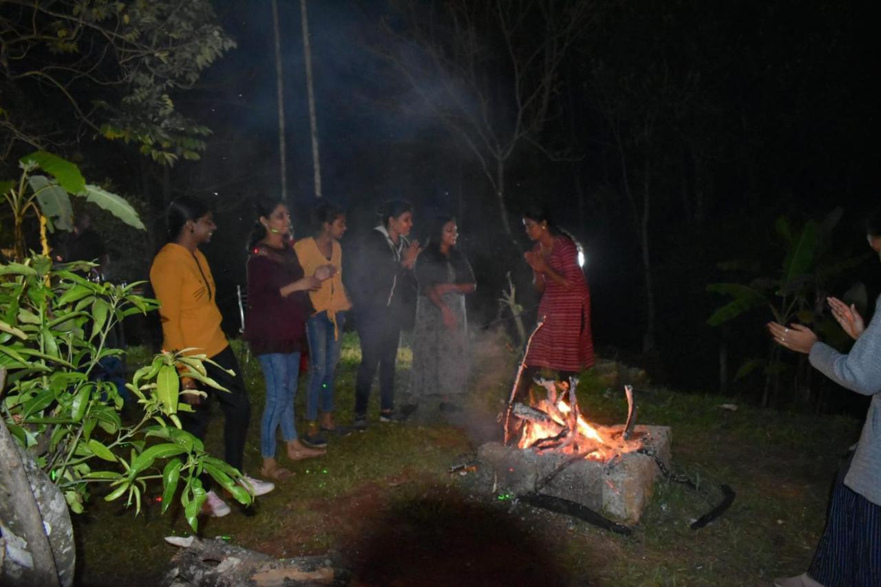 Munnar Tent Hills Resort ديفيكولام المظهر الخارجي الصورة